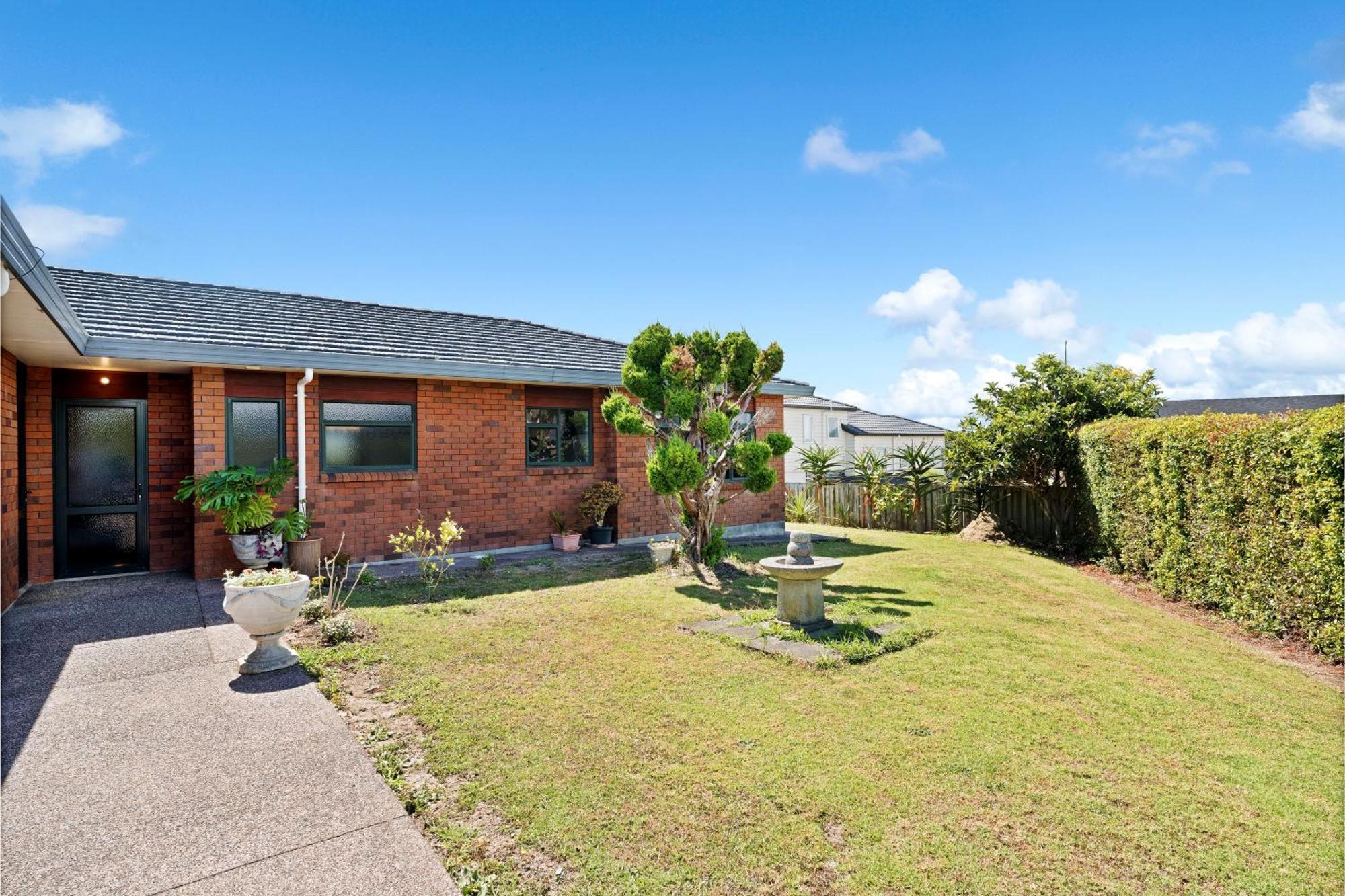 Guest house Elevated Family Sized Guest-house With Beautiful Views Auckland